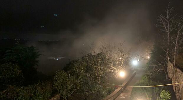 Capri, furioso incendio notturno a pochi passi da Villa Jovis