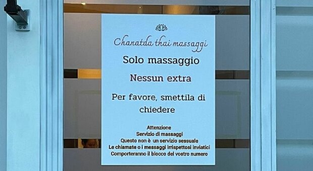 Centro massaggi orientale di Treviso, il cartello con sos: «Non chiedeteci extra, qui niente sesso»
