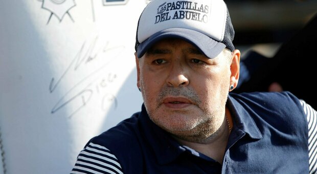 Napoli, il parroco dei Quartieri:«La morte di Maradona un vero colpo per la nostra città»