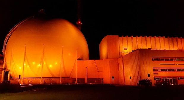 Salute e sicurezza. La centrale nucleare di Sessa Aurunca si tinge di arancione