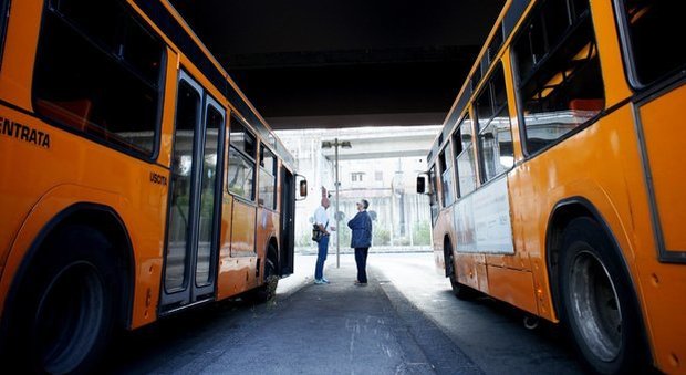 Napoli, disservizi e caos trasporti: la mappa dei disagi nei quartieri
