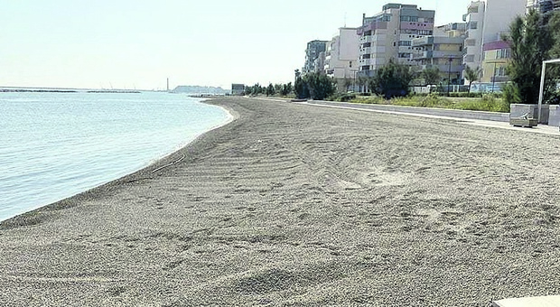 Via la ripascimento per San Girolamo. Spiagge, task force per l’estate, il sindaco: «Pronti ad accogliere i turisti»