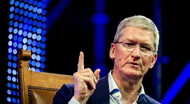Apple, anche Tim Cook nel "club dei miliardari"