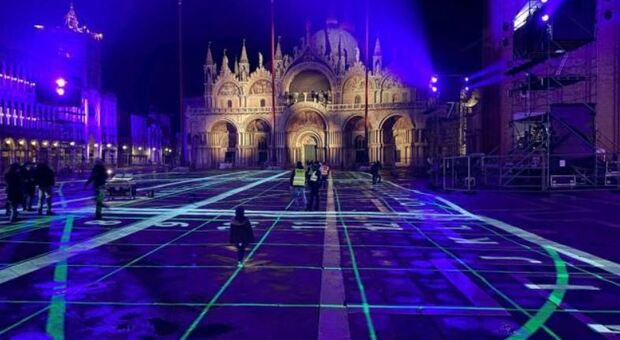Piazza San Marco e le luci della Sony per lo spot PlayStation