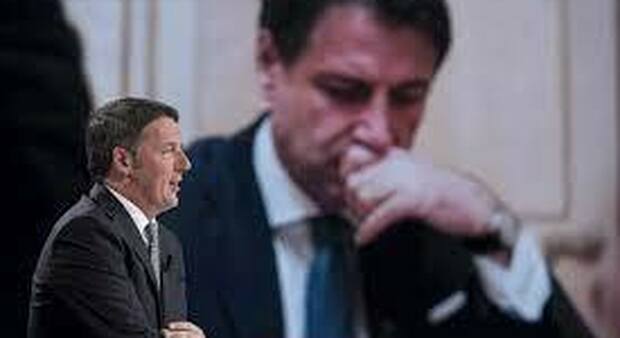 Matteo Renzi minacciato durante il comizio di Giuseppe Conte: «Sparategli». Il leader grillino non si dissocia ed esplode la polemica