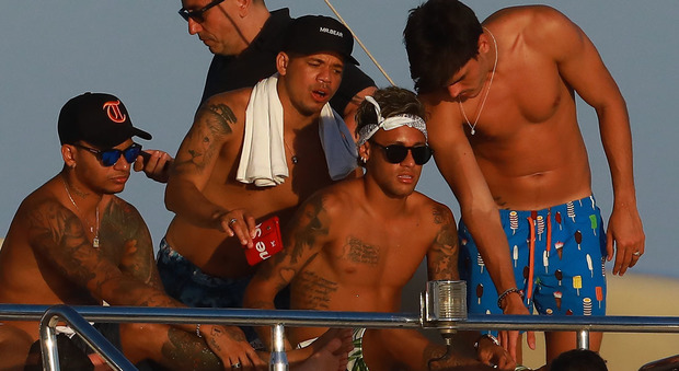 Neymar, guerra di soldi con il Barça: chiede 26 milioni di euro di bonus
