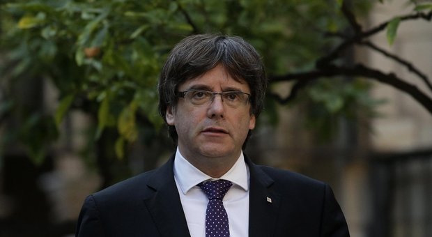 Catalogna, ultimatum in scadenza: indipendentisti al lavoro per proclamazione della "Repubblica catalana"