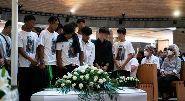 Gli amici di Giovanni Zanier al funerale