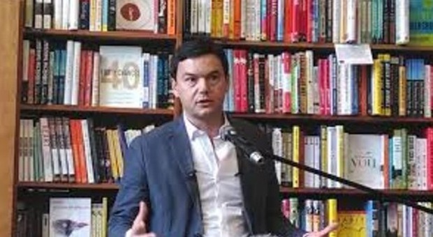 Piketty: «Renzi meglio di Valls e Hollande, guidi lui il fronte contro il rigore»