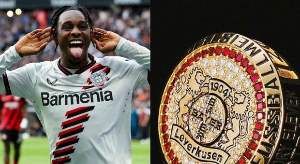Bayer Leverkusen, Frimpong regala un anello personalizzato ai compagni per la vittoria della Bundesliga
