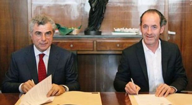 La firma dell'accordo tra Moretti (Trenitalia) e Zaia