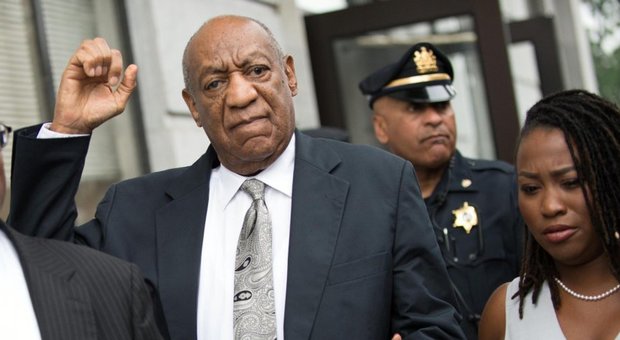 Bill Cosby, nullo il primo processo per stupro: la giuria non trova l'accordo
