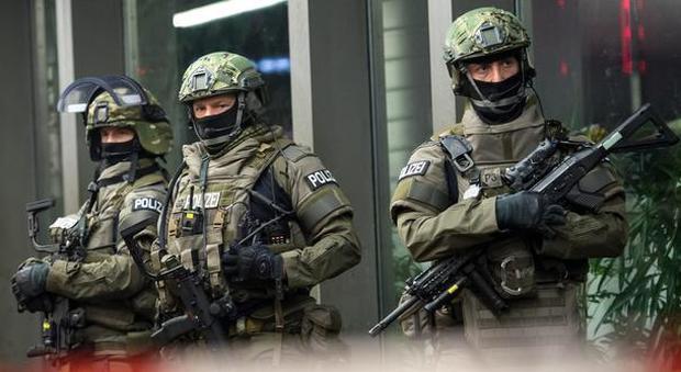 Blitz antiterrorismo in Germania, volevano colpire checkpoint Charlie