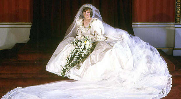 Lady Diana, al suo matrimonio fece preparare due bouquet uguali: ecco il motivo
