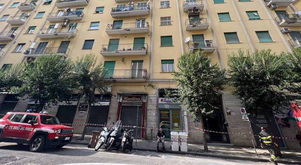 Napoli: palazzo a rischio crollo, via Orsi chiusa per i lavori. Ed è subito caos traffico