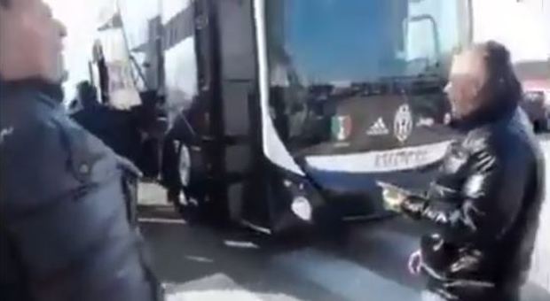 Il camionista sorprende la Juve alla partenza: «Forza Napoli»