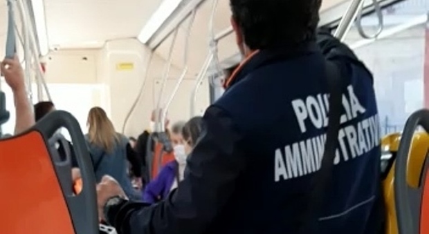«Fase 2, noi conducenti di bus a Napoli costretti a litigare per il rispetto delle norme»