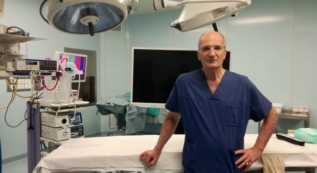 Ospedale, il professor Amilcare Parisi va in pensione lasciando il "robot Da Vinci" a Giovanni Domenico Tebala