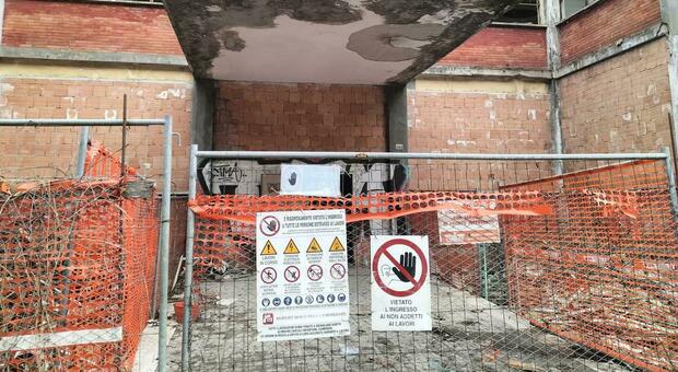 Ex Cif a Pesaro, partono i lavori di pulizia degli interni devastati e inquinanti