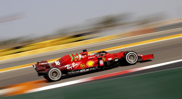 Gp Bahrain, pole di Verstappen. Leclerc su Ferrari è quarto, Sainz ottavo