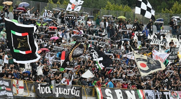 Saranno più di mille i tifosi al seguito dell'Ascoli a Perugia