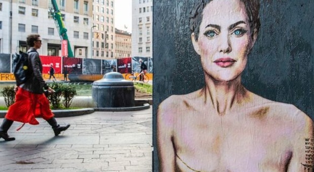 Milano, in piazza San Babila il murale di Angelina Jolie con le cicatrici della mastectomia