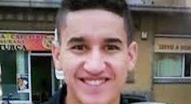 Younes Bouyaaqoub, 22 anni, il marocchino che era alla guida del furgone della strage sulla Rambla, abbattuto ieri