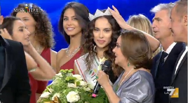 Carlotta Maggiorana vince titolo Miss Italia 2018. Ecco chi è