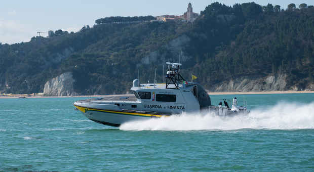 Ancona, sicurezza in mare: Ferragosto intenso ma tranquillo. Segnalate alcune violazioni della distanza
