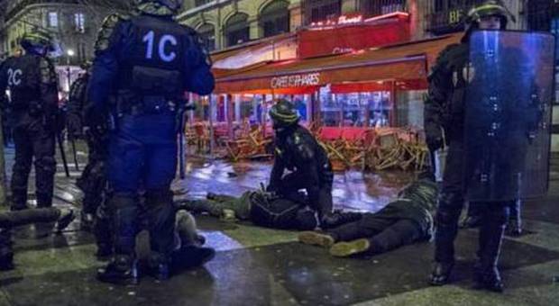 Dieudonné, 50 arresti a Parigi dopo confronto tra sostenitori e avversari del comico