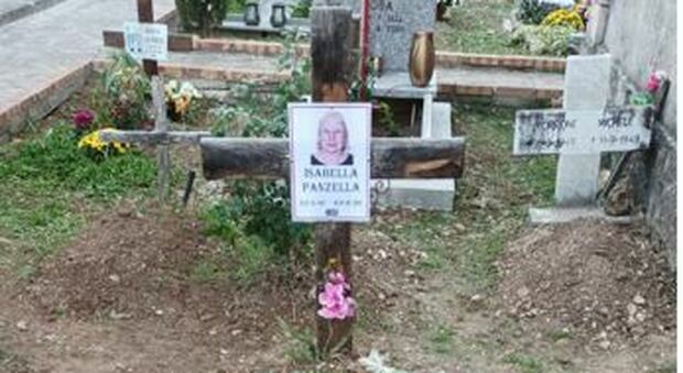 Fu uccisa e lasciata in strada: dopo anni finalmente una degna sepoltura per Isabella