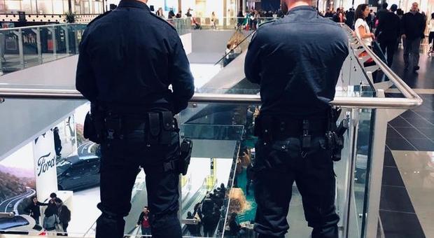 Porta di Roma, quattro arresti per furto nel centro commerciale