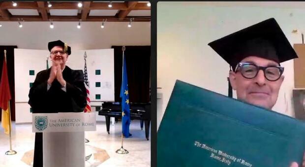 Stanley Tucci riceve laurea honoris causa dall'American University of Rome: «Sarò presto in Italia»