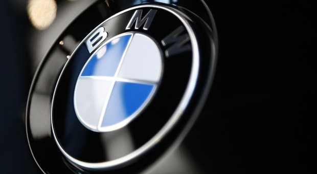 La BMW richiama oltre 12.000 auto per gravi problemi con l 'airbag