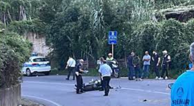 Incidente a Gragnano, scooter si scontra con un'auto: Catello morto a 16 anni