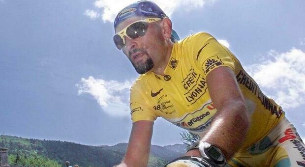 Marco Pantani in memoria del quale sarà scoperta una targa al valico di Chiunzi