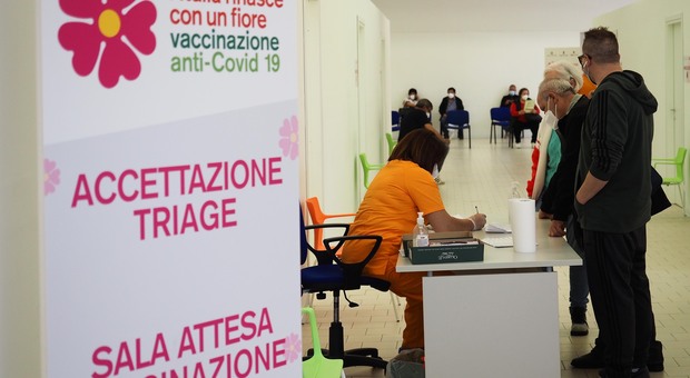 AstraZeneca, in Umbria vanno riprogrammati 5mila richiami