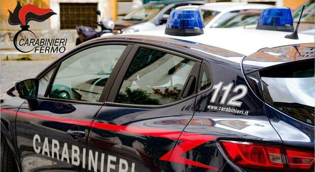 I carabinieri lo sorprendono dentro un bar: nei guai per aver violato il Daspo urbano