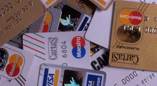 Visa e Mastercard, Ue rende vincolante taglio a commissioni pagamenti