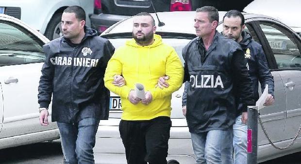 Bimba ferita a Napoli, la faida tra narcos dietro il tentato omicidio