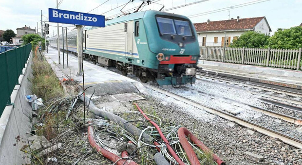 Brandizzo, la Procura iscrive nel registro degli indagati 4 dirigenti della Sigifer. Domani la perizia sulla scatola nera del treno