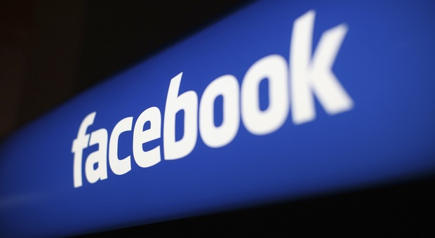 Facebook, la polizia: occhio alla bufala sulla nuova funzione del sito blu