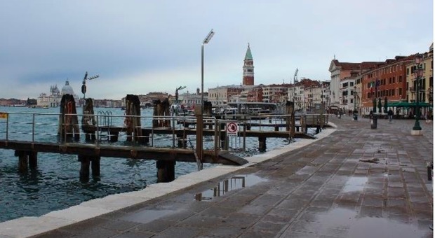 Venezia, al via i lavori per il consolidamento di Riva degli Schiavoni: «Una spesa di 2,4 milioni di euro»
