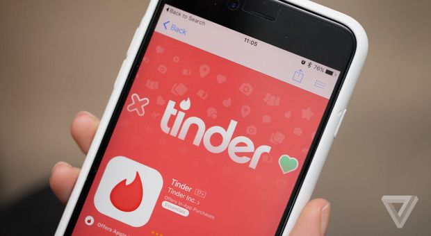 Tinder, maxi-multa da 20 milioni: «Discriminati gli utenti over 30»