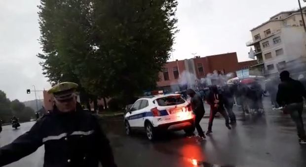 Atalanta-Lazio, ecco il video dell'assalto ultrà all'auto dei vigili