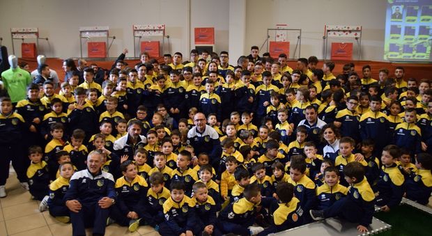 Il Parma apre un'accademia nella provincia di Salerno per scovare talenti tra 500 piccoli calciatori