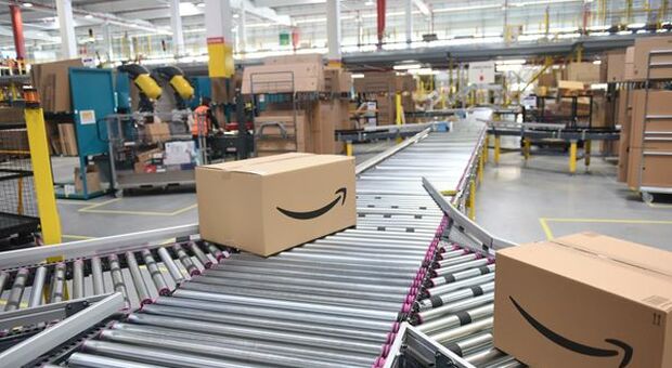 Amazon si espande nella bergamasca: al via selezione 900 magazzinieri