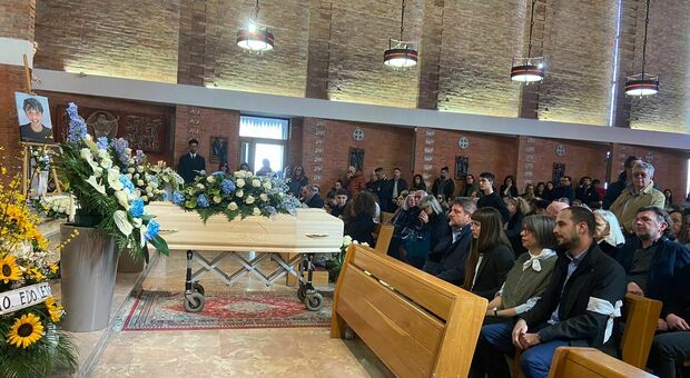 Il funerale di Edoardo Zattin
