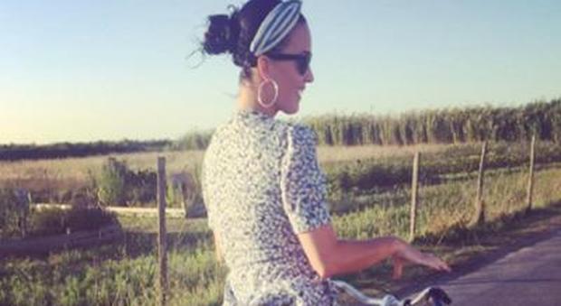 Katy Perry hot su Instagram, vento scopre il lato B: "Sono insolente"