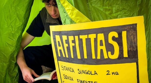 Affitti, Milano la città più cara per gli studenti: una stanza singola a 626 euro, Roma al terzo posto. La classifica